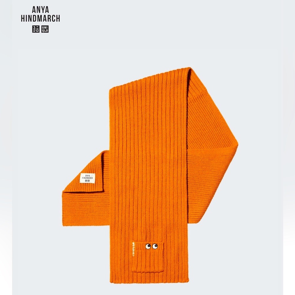 UNIQLO x ANYA
HINDMARCH Heattech Knitted Scarf